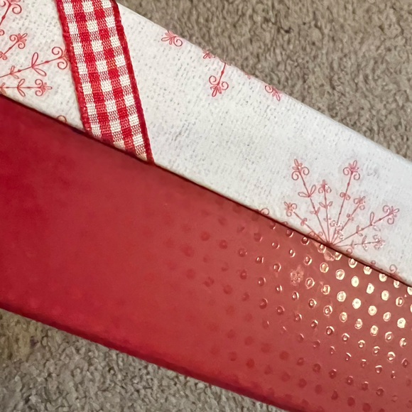 BNIB Shampoo, Shower Gel, & Bubble Bath! - Picture 8 of 13